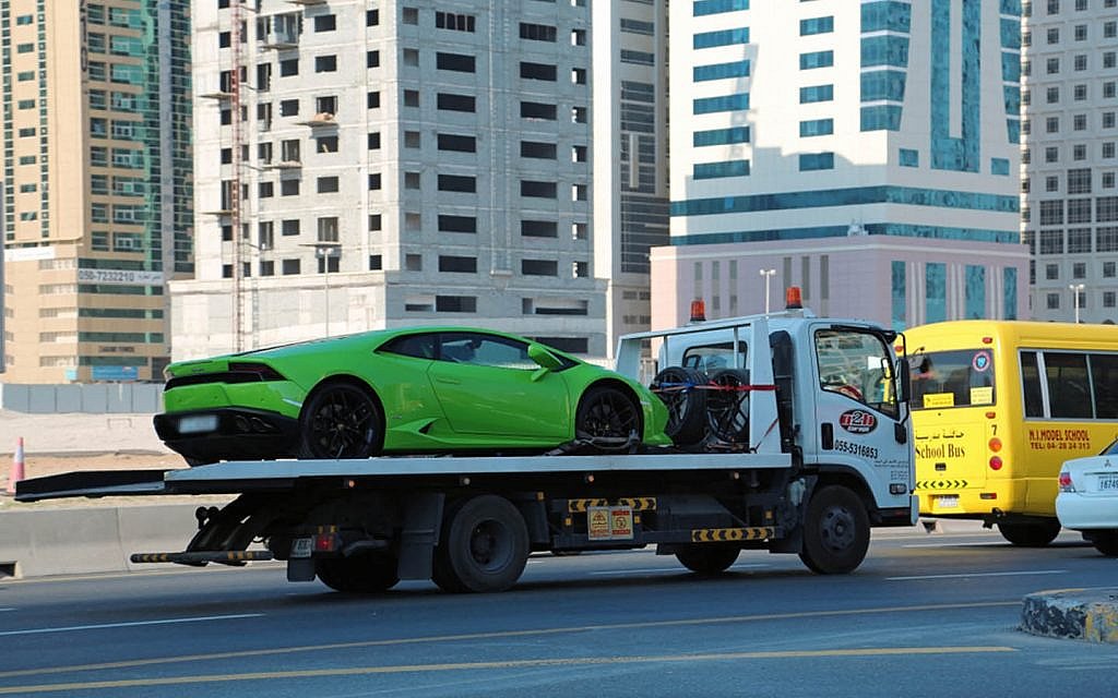Car Recovery Service in Arabian Ranches Dubai